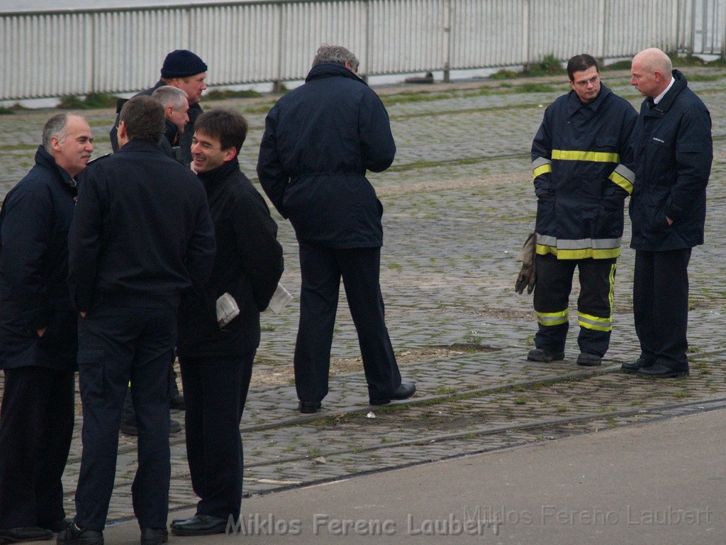 Neue LF`s fuer Koeln Uebergabe in Koeln Deutz an den Wachen  P132.JPG